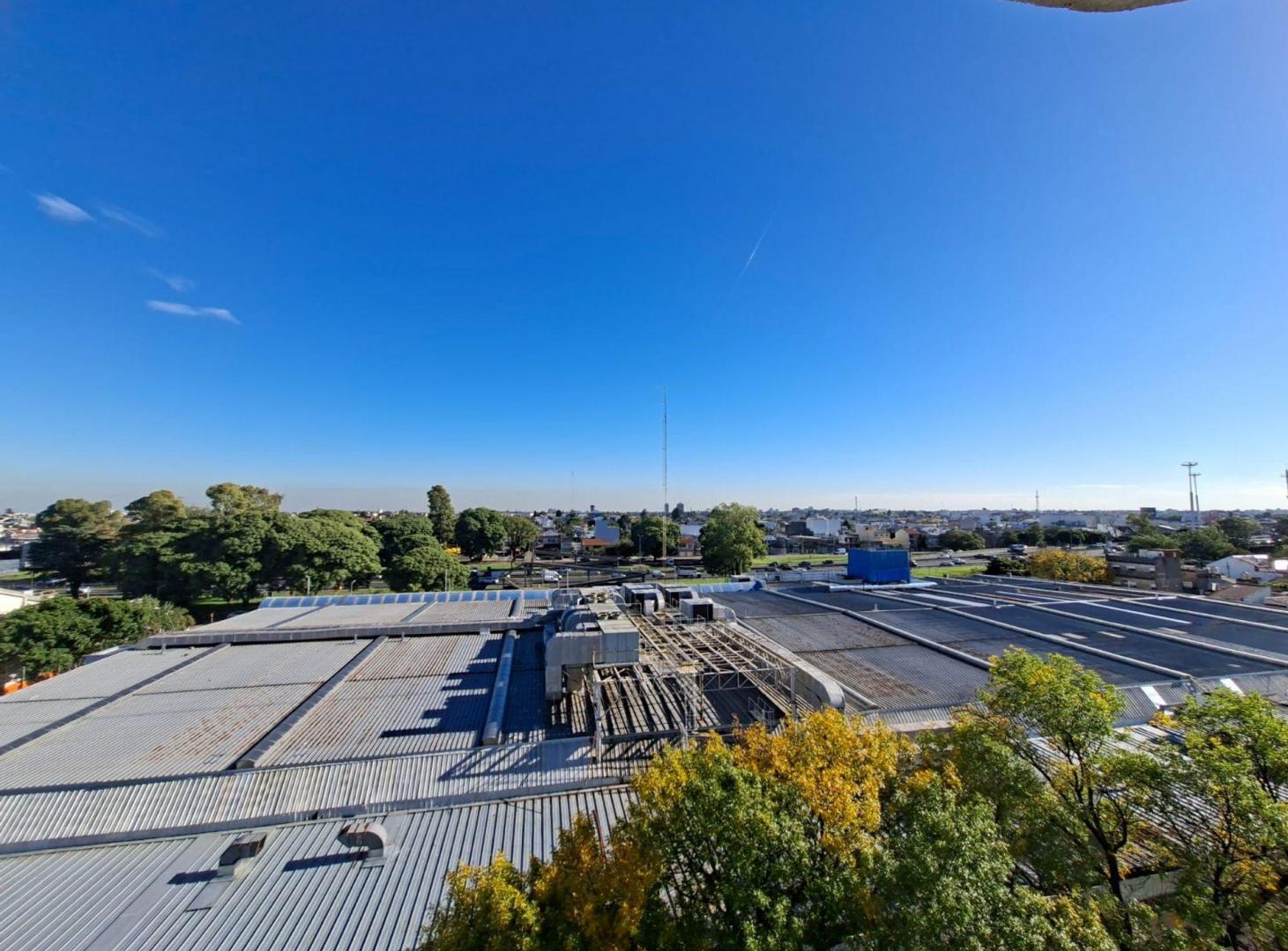 Foto de DEPARTAMENTO 2 AMBIENTES C/ COCHERA EN VENTA, imagen 2