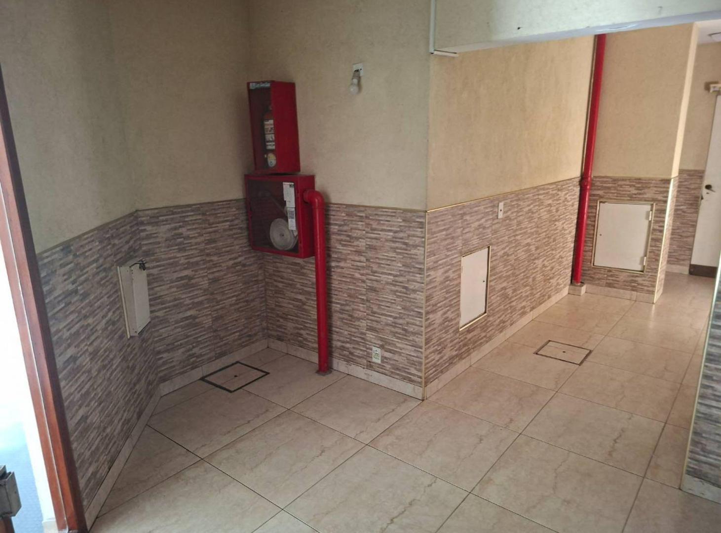 Foto de DEPARTAMENTO 2 AMBIENTES C/ COCHERA EN VENTA, imagen 4