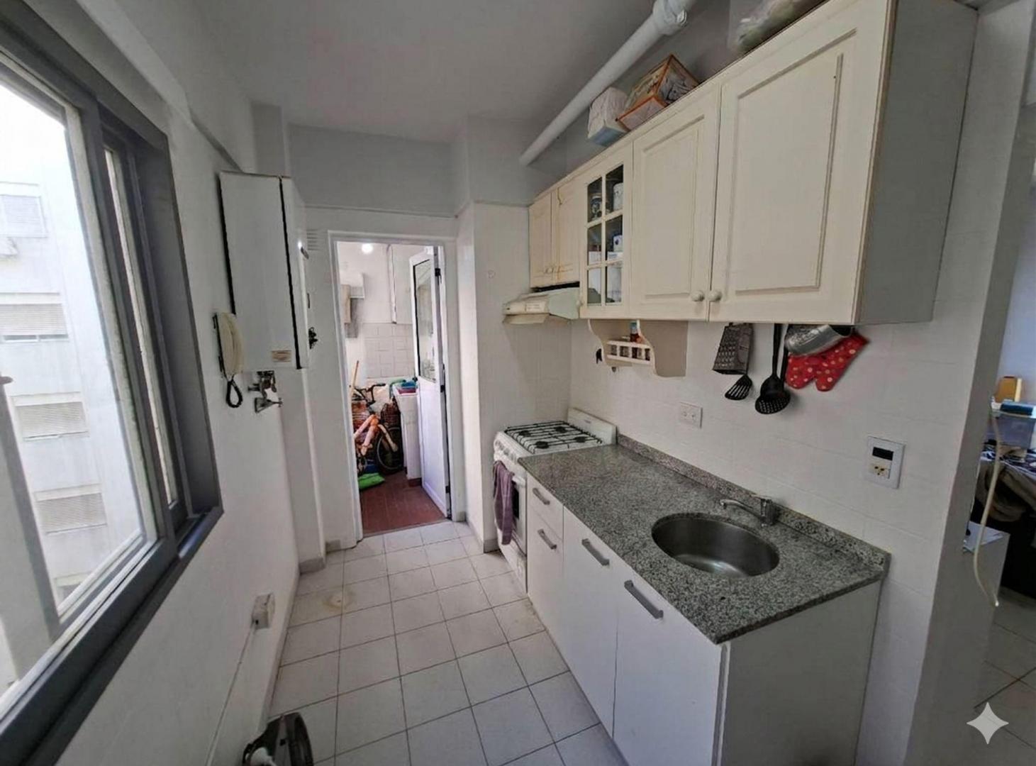 Foto de DEPARTAMENTO 2 AMBIENTES C/ COCHERA EN VENTA, imagen 3