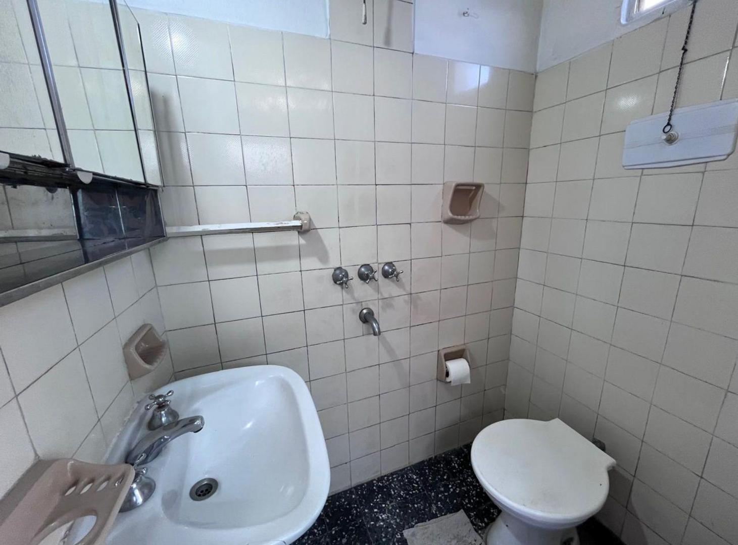 Foto de Departamento 2 amb. con patio Alquiler en Lanús E., imagen 5