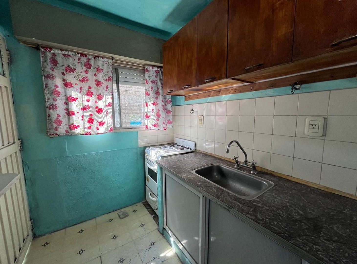 Foto de Departamento 2 amb. con patio Alquiler en Lanús E., imagen 3