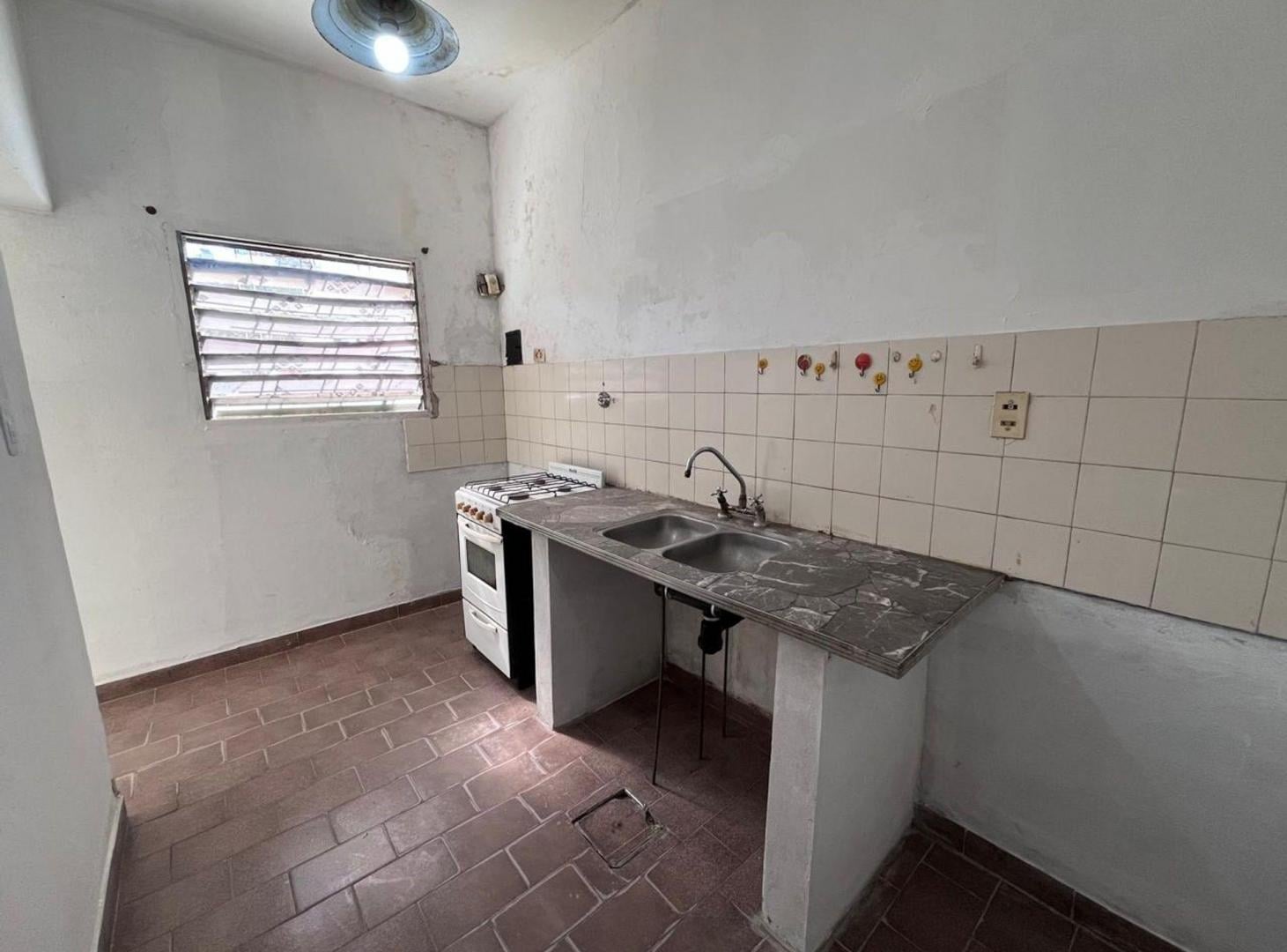 Foto de Departamento 2 amb. con jardín en alquiler Lanús E, imagen 2