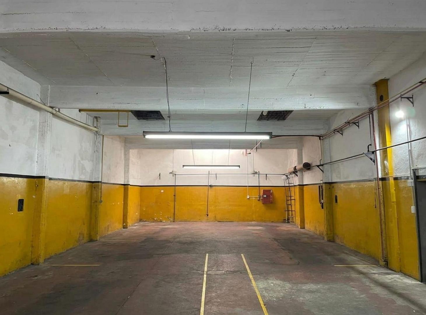 Foto de Galpon con entrada para camiones, en Lanus oeste., imagen 2
