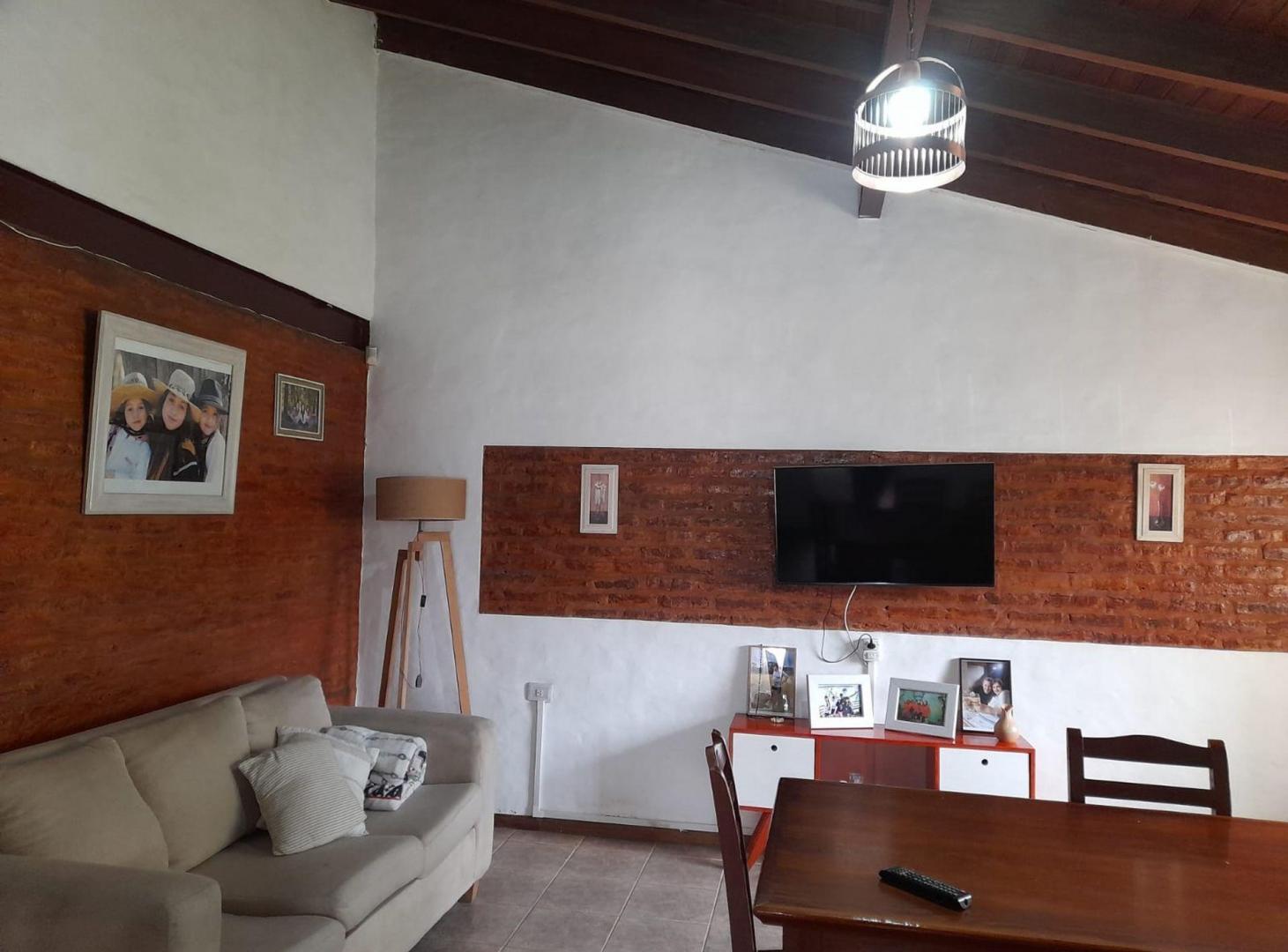 Foto de CABAÑA CON QUINCHO Y GRAN PARQUE EN BRANDSEN, imagen 2