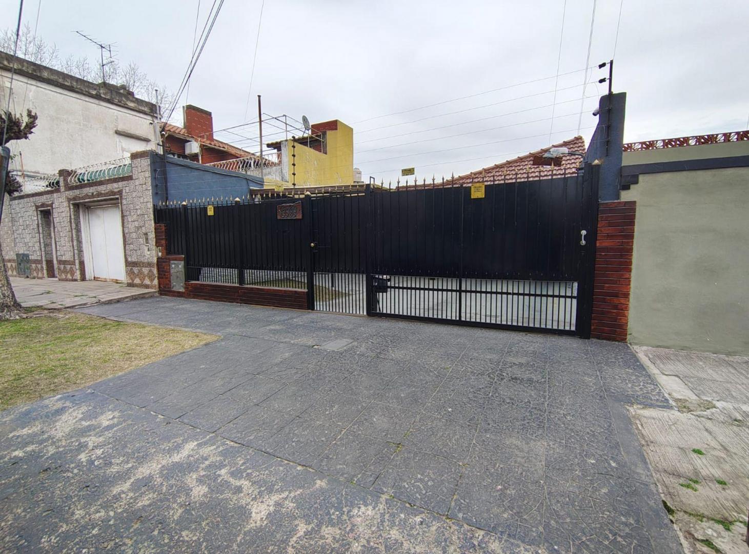 Foto de VENTA CASA 4 AMBIENTES - COCHERA - PATIO, imagen 4