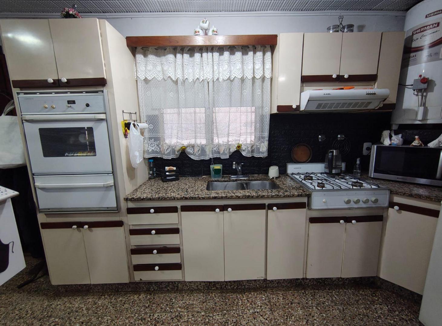 Foto de VENTA CASA 4 AMBIENTES - COCHERA - PATIO, imagen 5