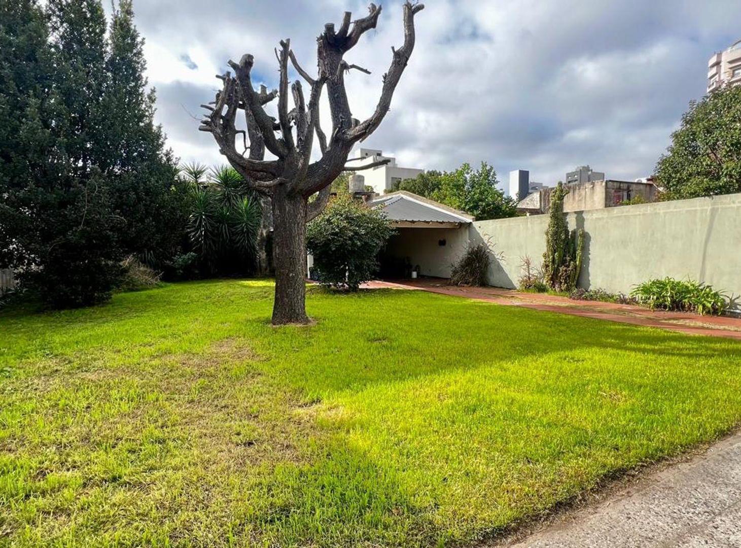 Foto de CHALET 5 AMB. EN VENTA-EXCELENTE UBICACION-LANUS O, imagen 3