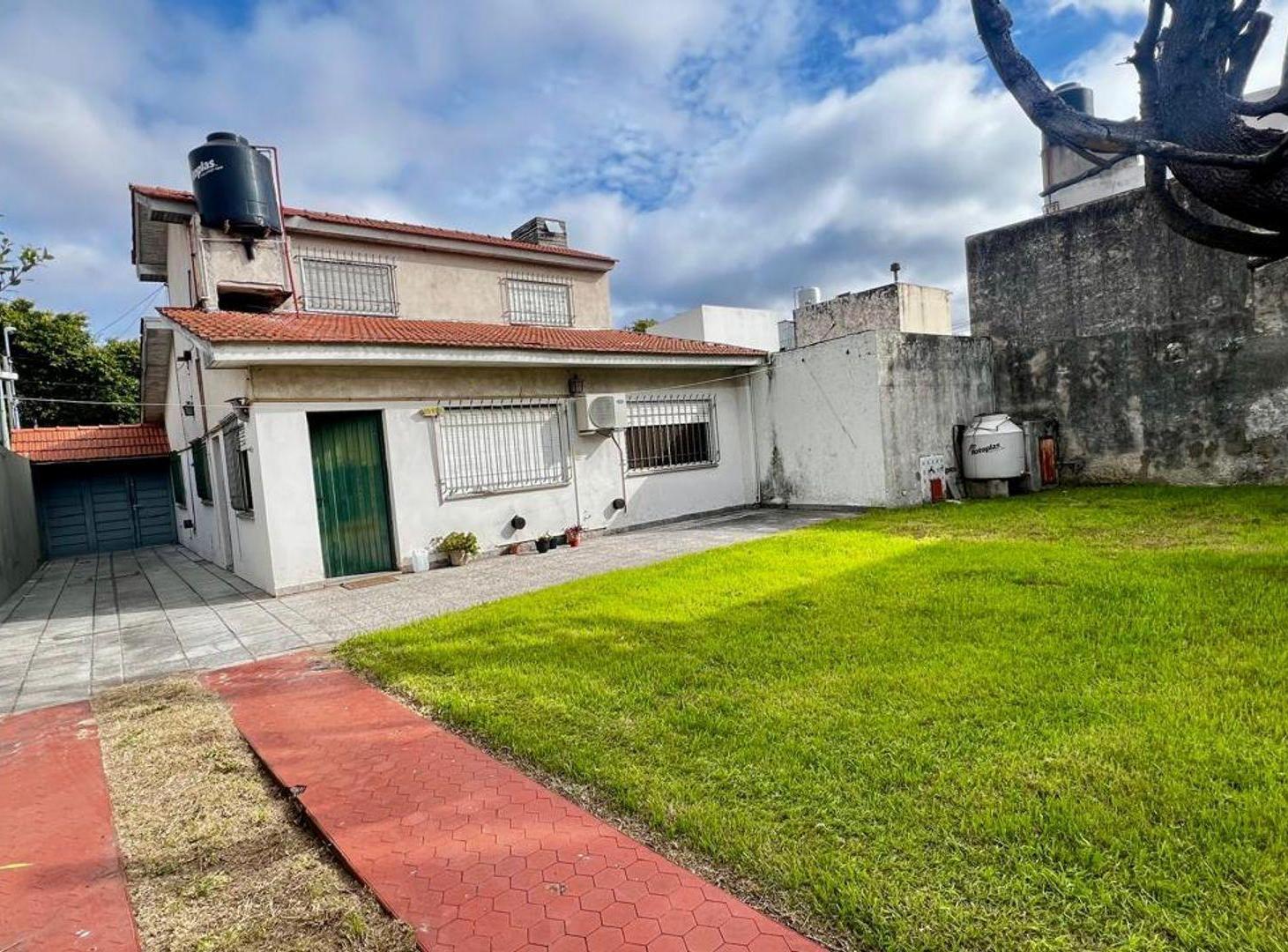 Foto de CHALET 5 AMB. EN VENTA-EXCELENTE UBICACION-LANUS O, imagen 4