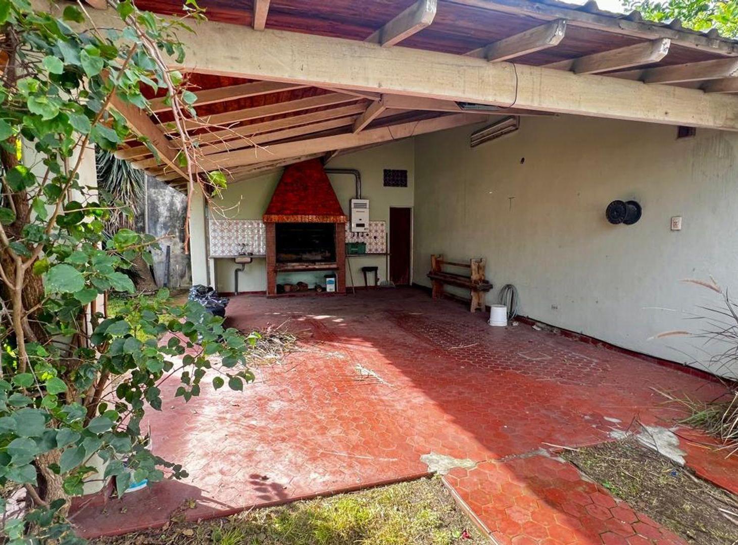 Foto de CHALET 5 AMB. EN VENTA-EXCELENTE UBICACION-LANUS O, imagen 1
