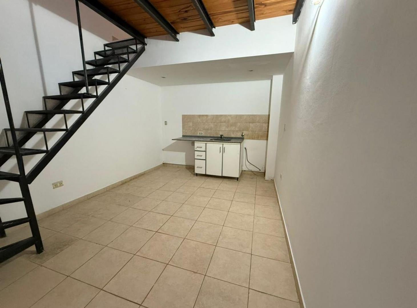 Foto de ALQUILER PH 2 AMBIENTES CON PATIO – LANÚS OESTE, imagen 5