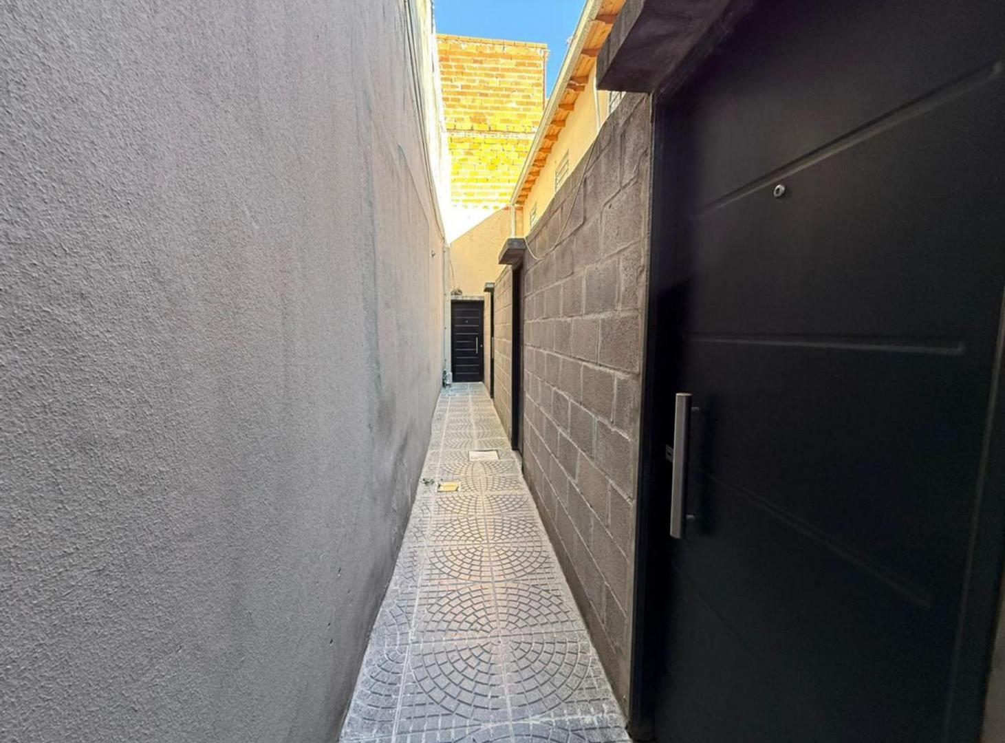 Foto de ALQUILER PH 2 AMBIENTES CON PATIO – LANÚS OESTE, imagen 2