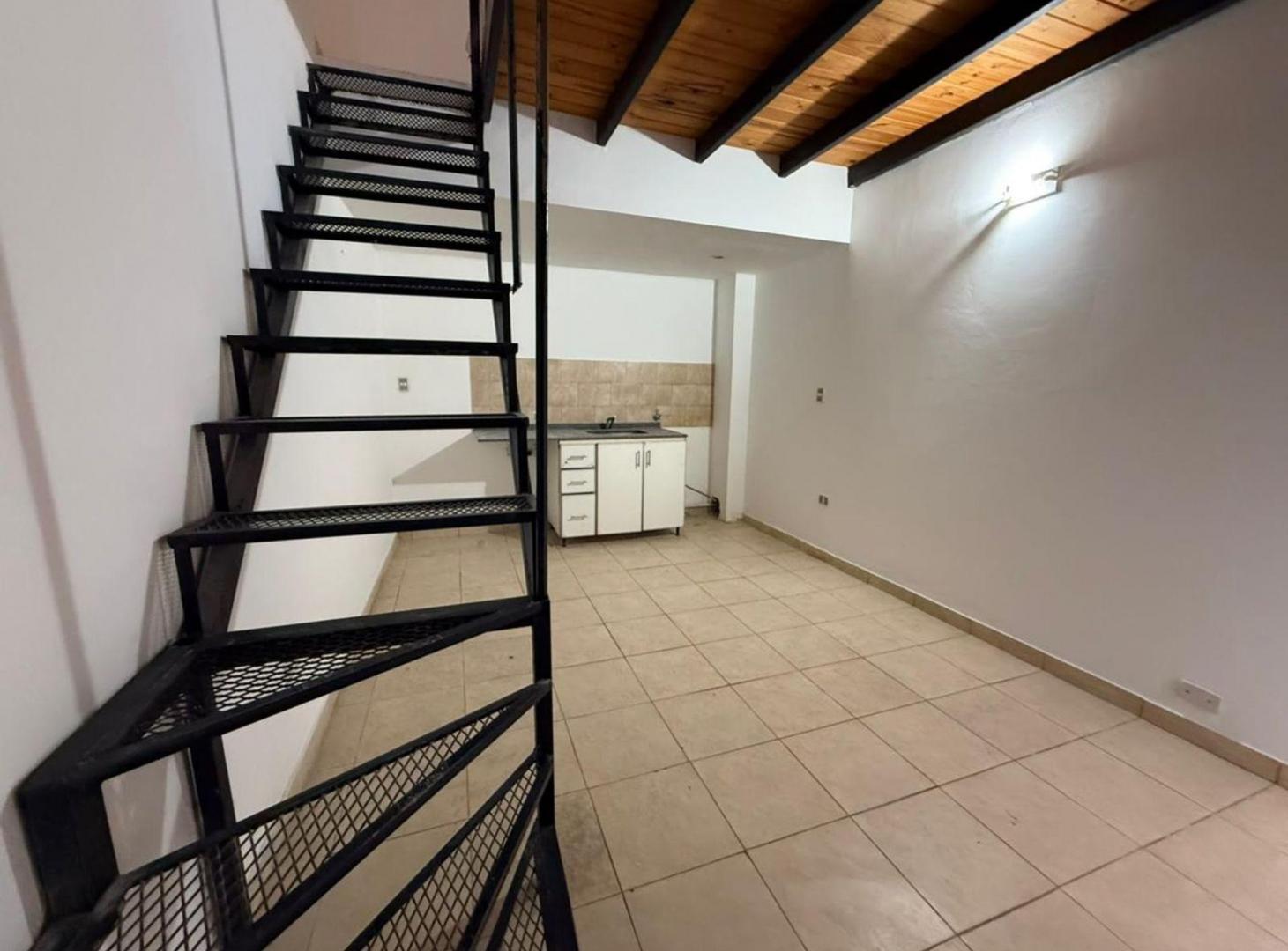 Foto de ALQUILER PH 2 AMBIENTES CON PATIO – LANÚS OESTE, imagen 4
