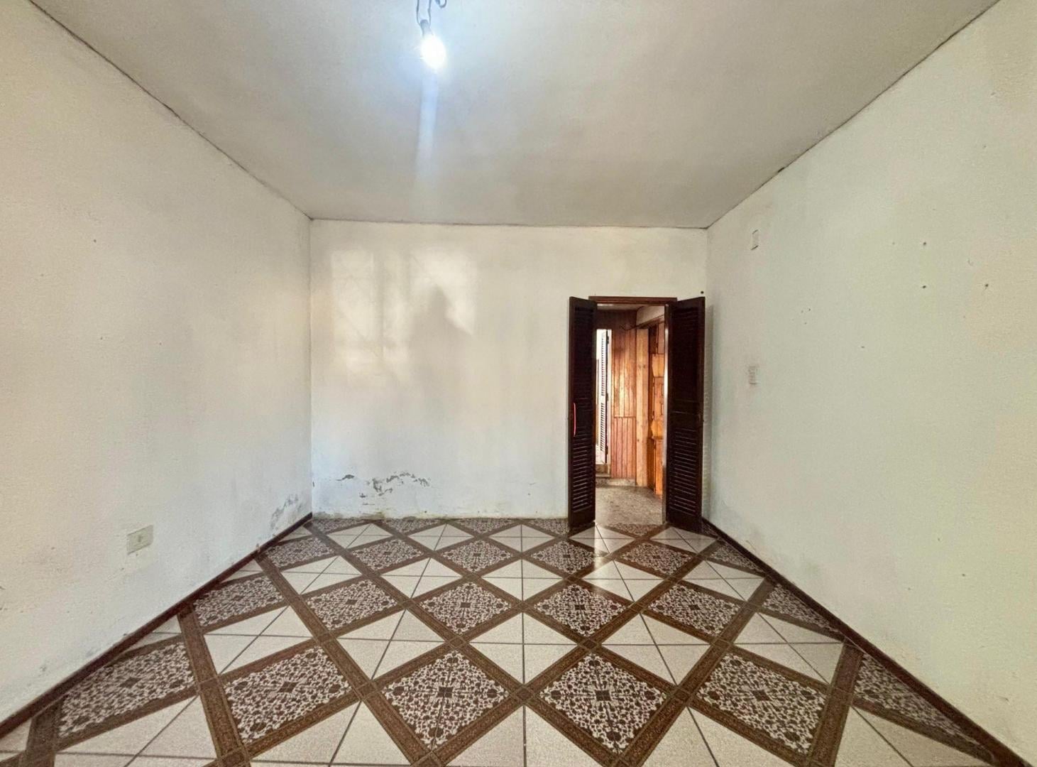 Foto de CASA EN VENTA 3 AMB C/PILETA Y COCHERA GERLI, imagen 1