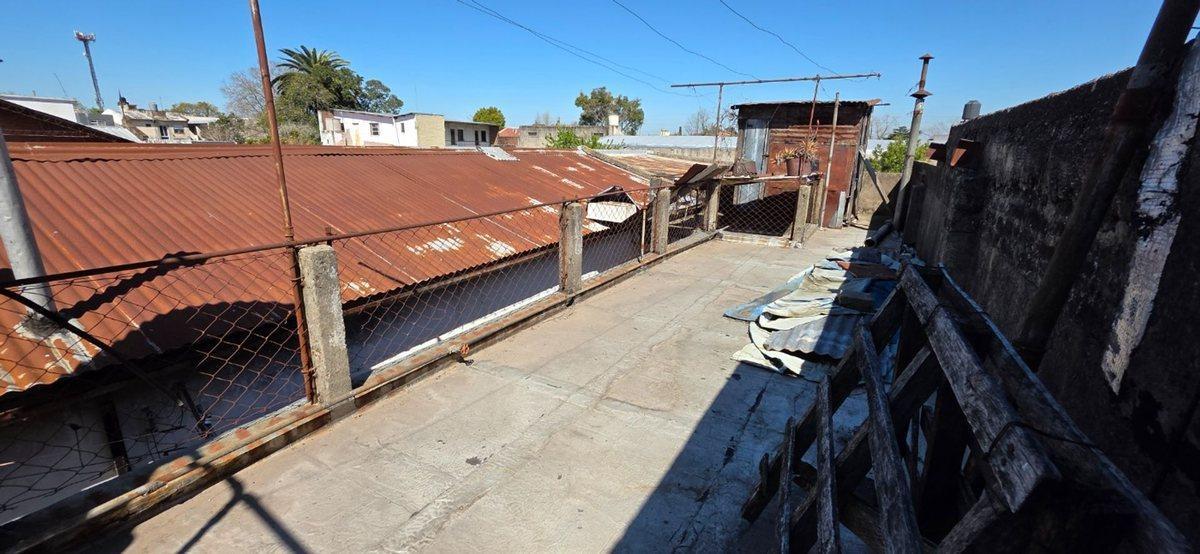 Foto de CASA A REFACCIONAR VENTA LLAVALLOL CON 2 LOCALES, imagen 4