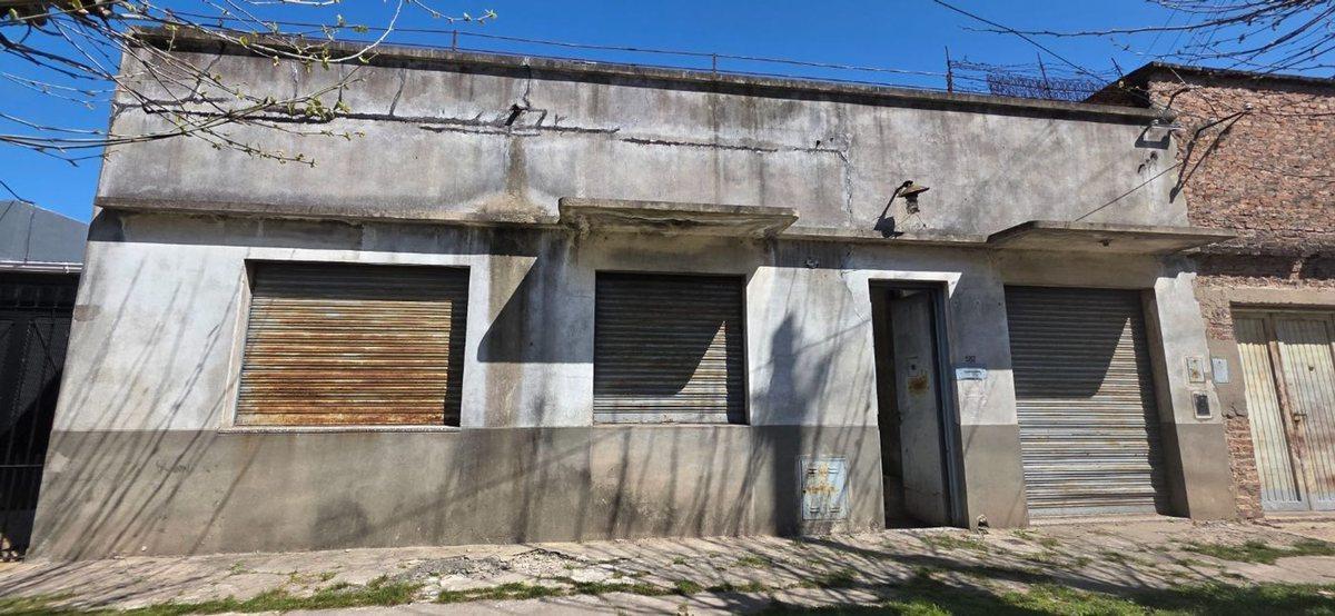 Foto de CASA A REFACCIONAR VENTA LLAVALLOL CON 2 LOCALES, imagen 1