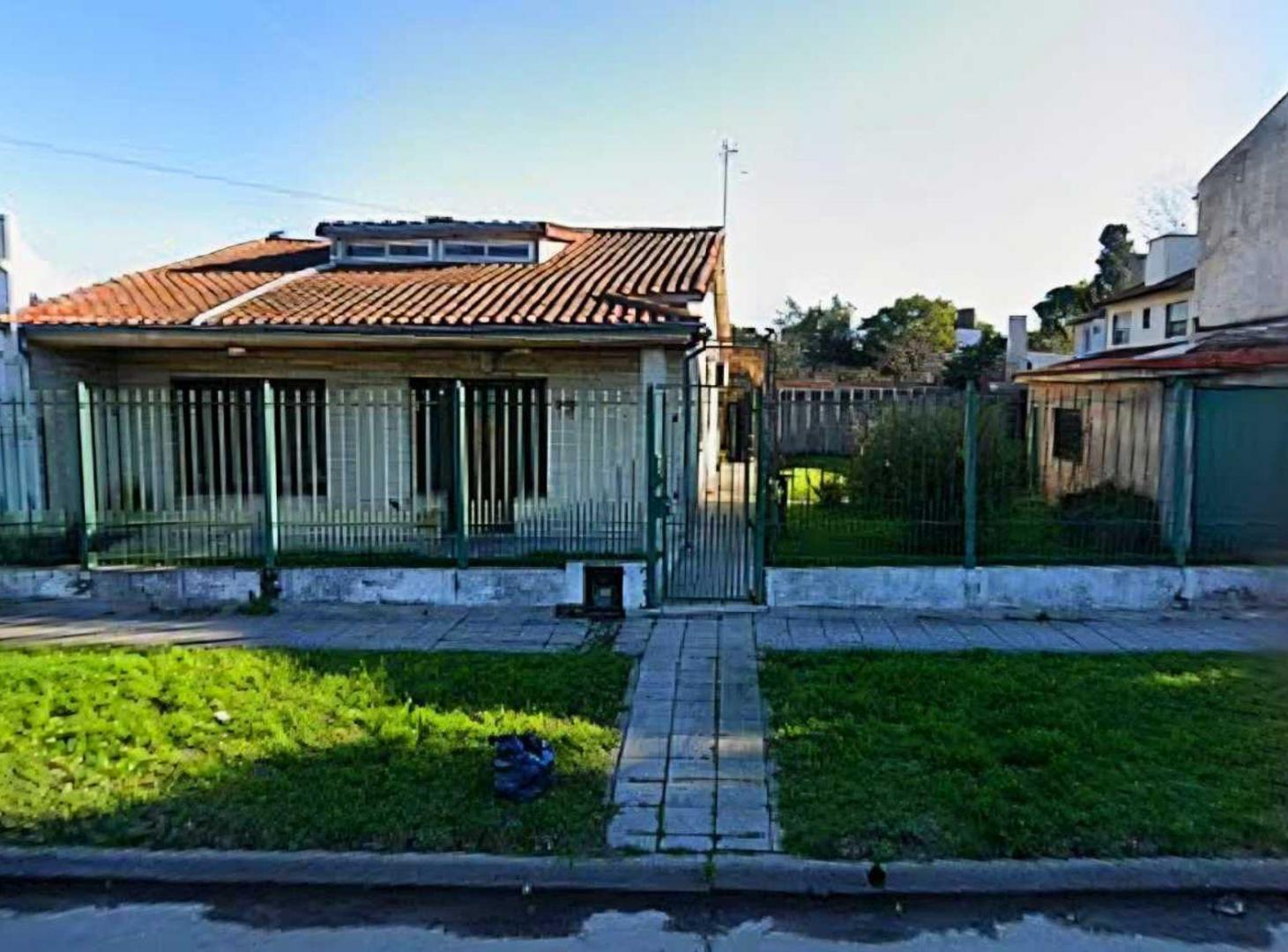 Foto de CASA 5 AMBIENTES VENTA CLAYPOLE CON FONDO VERDE, imagen 4