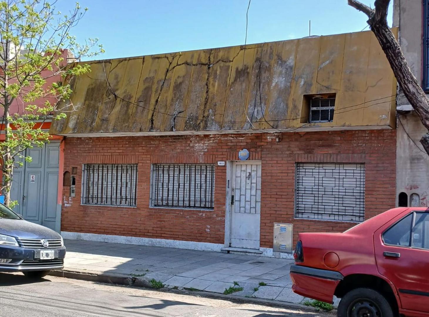 Foto de LOTE CON CASA A REFACCIONAR EN VENTA EN AVELLANEDA, imagen 1