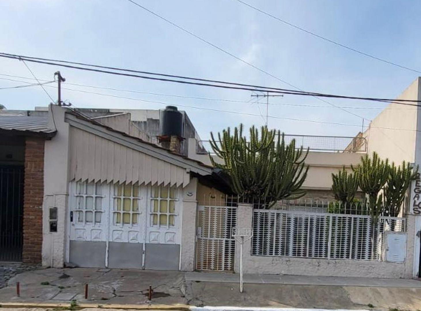 Foto de casa en venta lote propio de 8 x 40 Lanús oeste, imagen 2