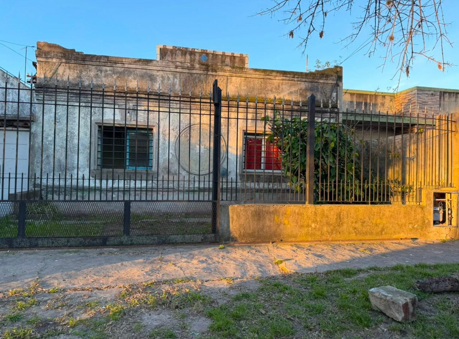 Foto de CASA EN VENTA A REFACCIONAR- PERMUTA, imagen 4