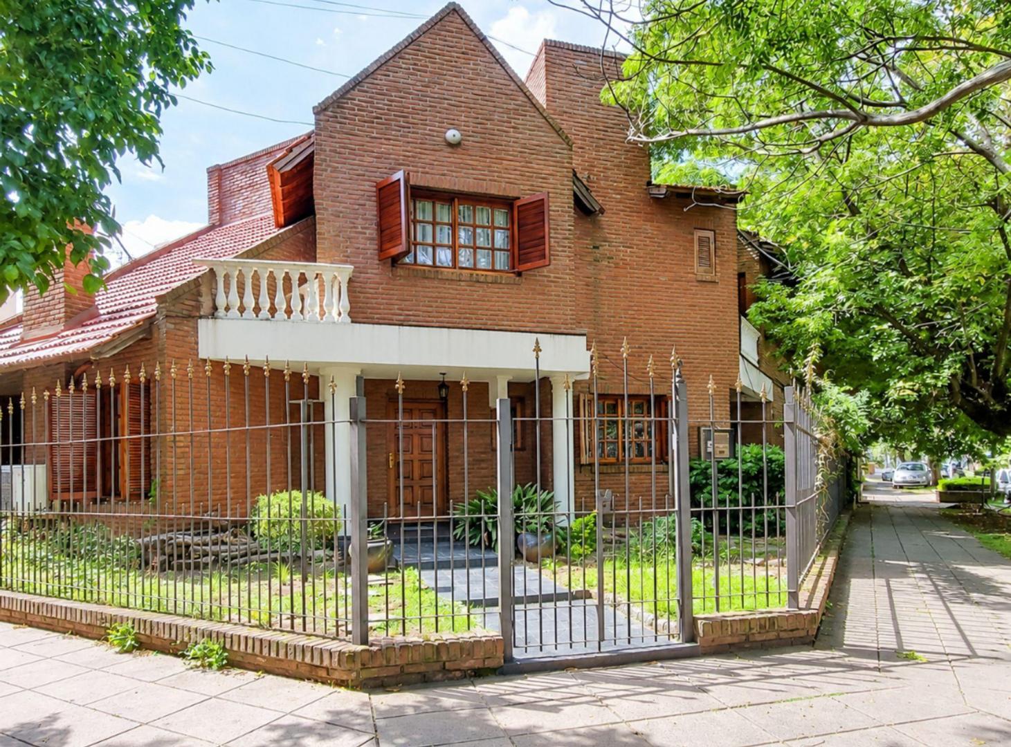 Foto de VENTA CASA 5 AMB CON QUINCHO Y COCHERA, imagen 1