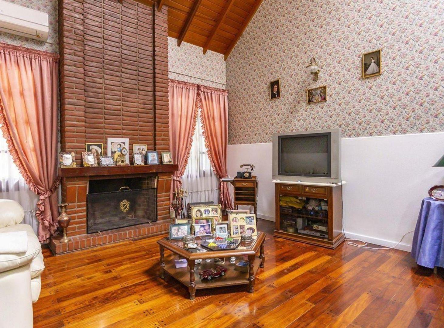 Foto de VENTA CASA 5 AMB CON QUINCHO Y COCHERA, imagen 4