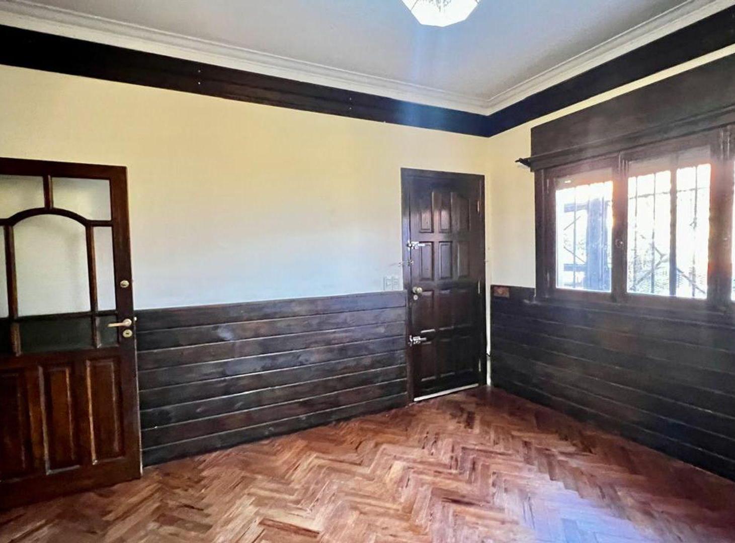 Foto de EN VENTA-CHALET 6 AMB-EXCELENTE UBICACIÓN, imagen 2
