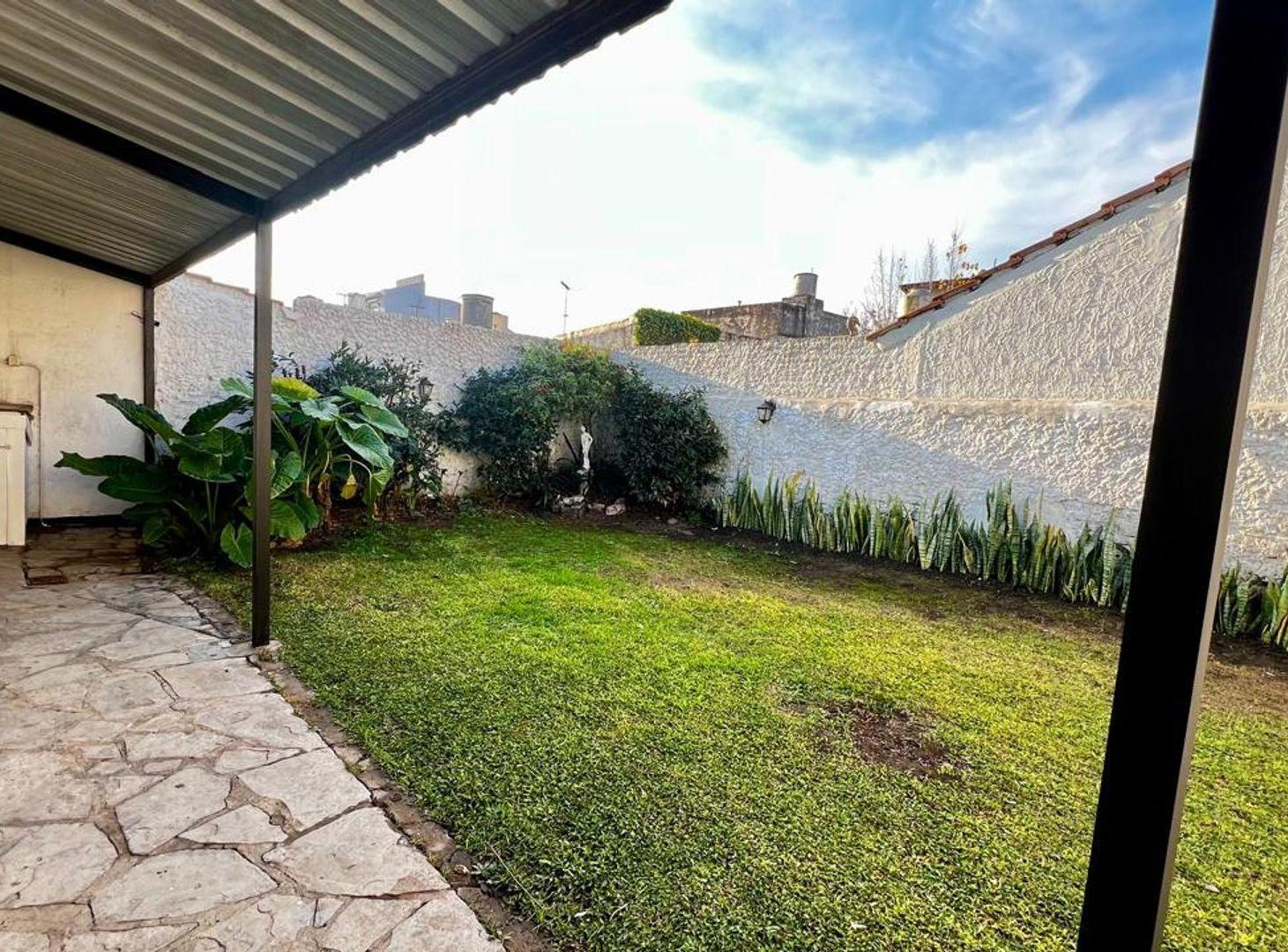 Foto de EN VENTA-CHALET 6 AMB-EXCELENTE UBICACIÓN, imagen 3