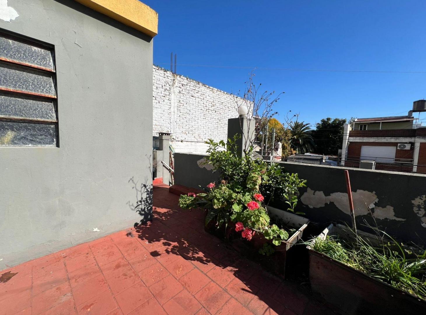 Foto de VENTA CASA 4 AMB MAS DEPTO 2 AMB V.ALSINA, imagen 5