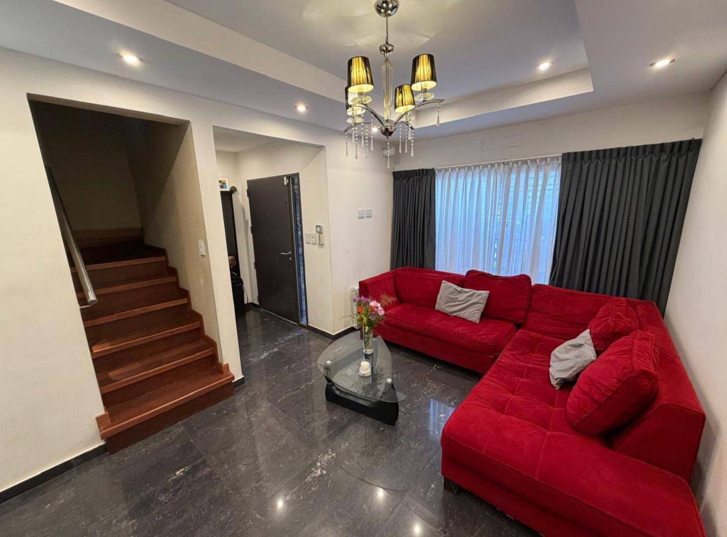 Foto de Casa 4 amb. c/quincho y cochera Apto Crédito Lanús, imagen 4