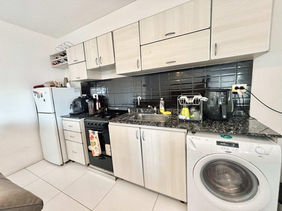 Foto de venta 2 Amb en 8° piso c/balcón lanus Oeste, imagen 4