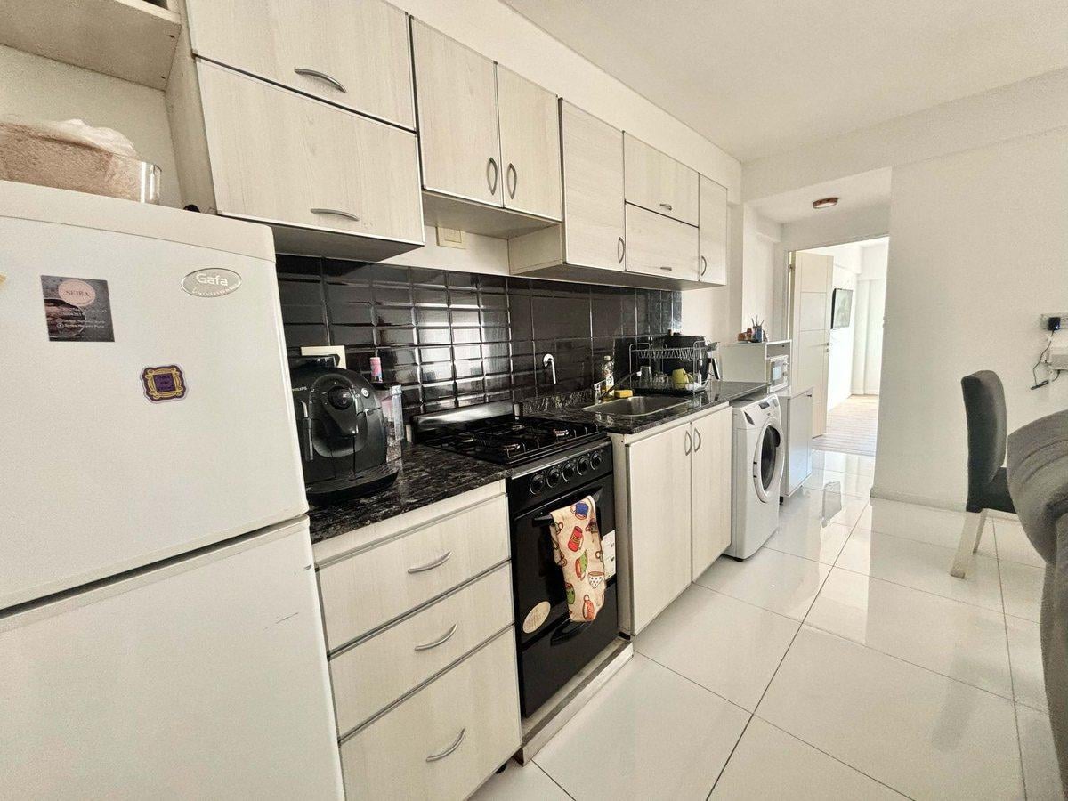 Foto de venta 2 Amb en 8° piso c/balcón lanus Oeste, imagen 5