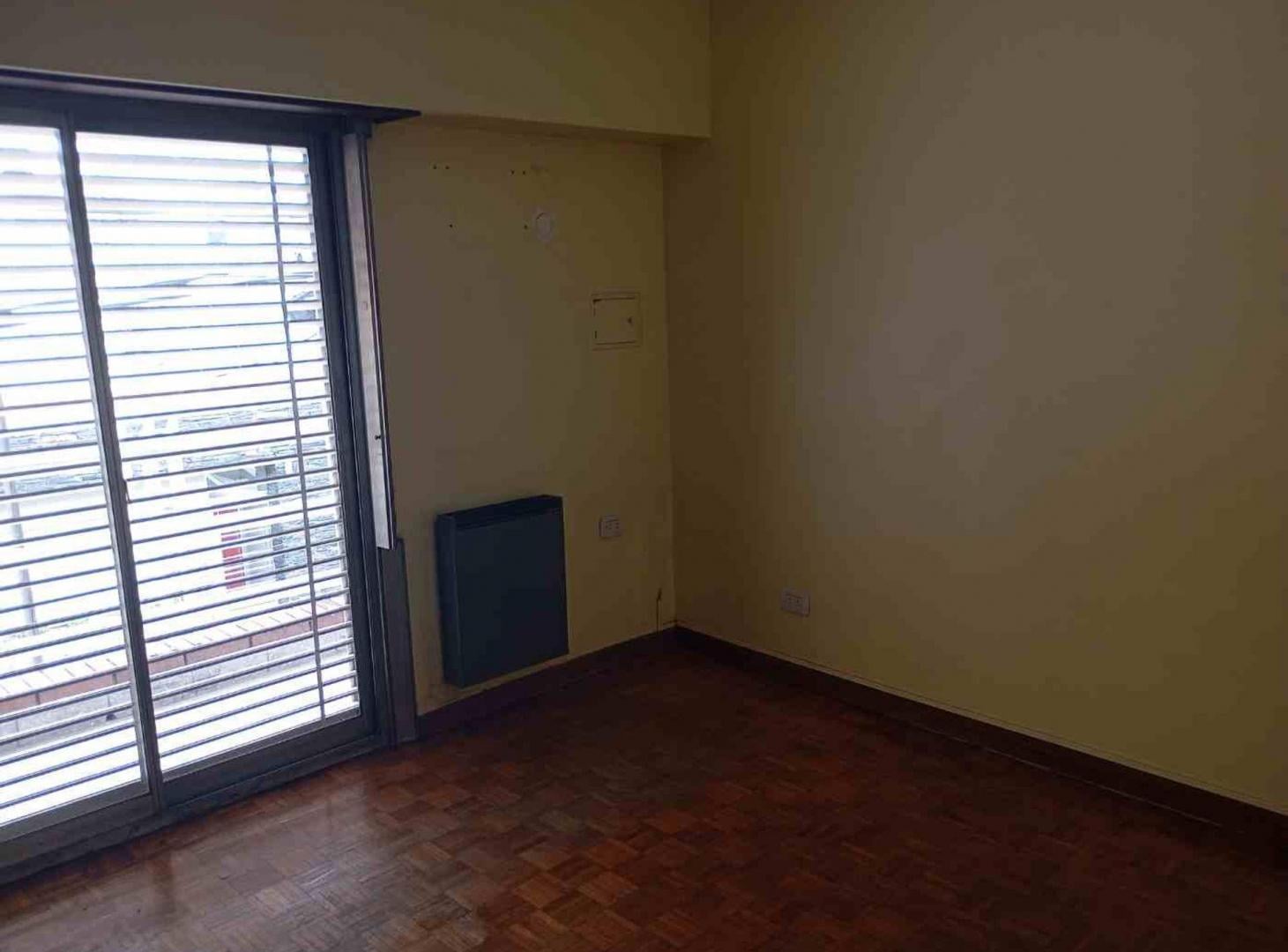 Foto de VENTA PH 3 AMBIENTES CON PATIO Y QUINCHO - LANUS, imagen 2