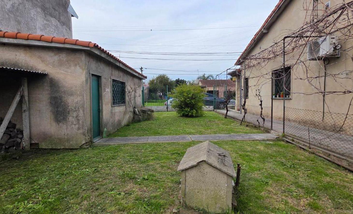 Foto de LOTE CON GARAGE CERRADO Y CASA VENTA CLAYPOLE, imagen 3