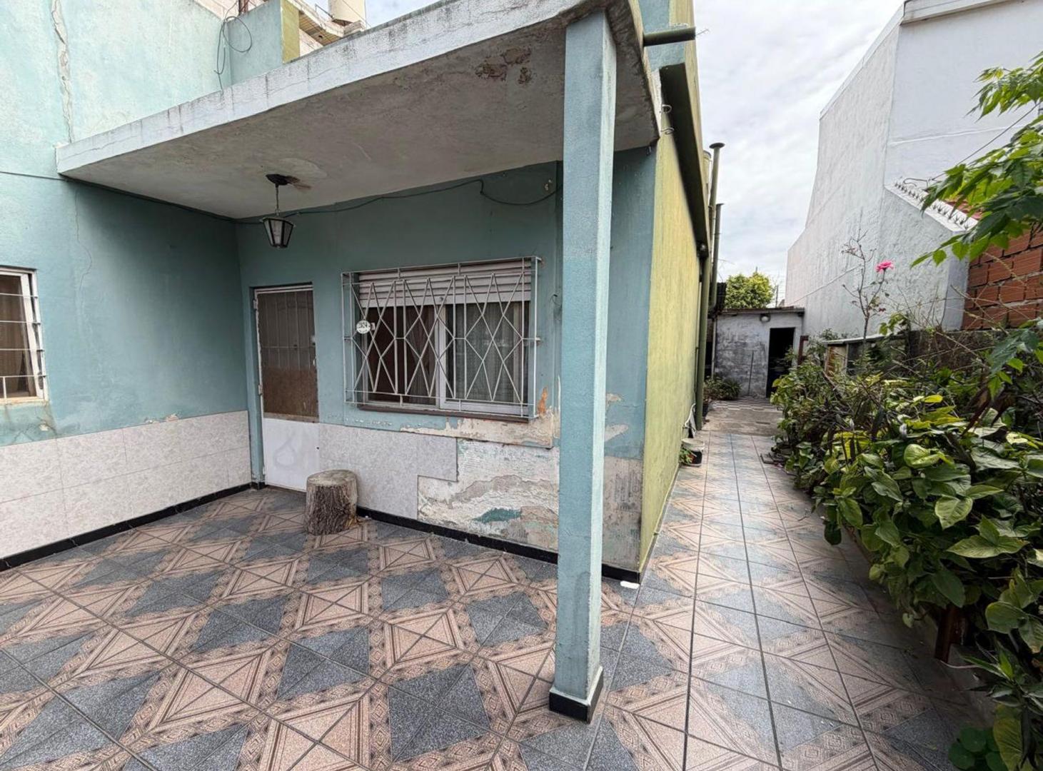 Foto de VENTA CASA 3 AMBIENTES CON PATIO – LANÚS OESTE, imagen 2
