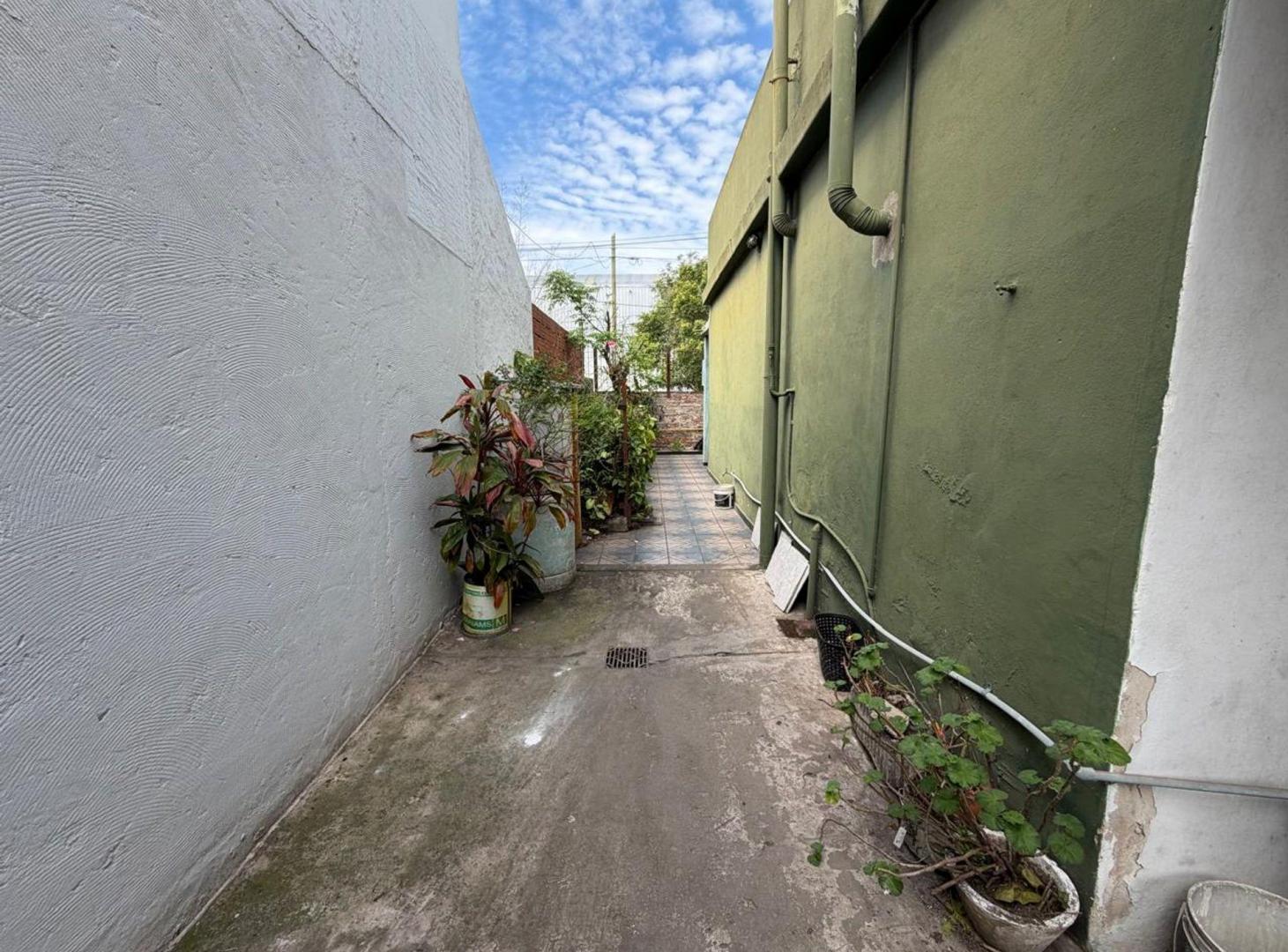 Foto de VENTA CASA 3 AMBIENTES CON PATIO – LANÚS OESTE, imagen 3