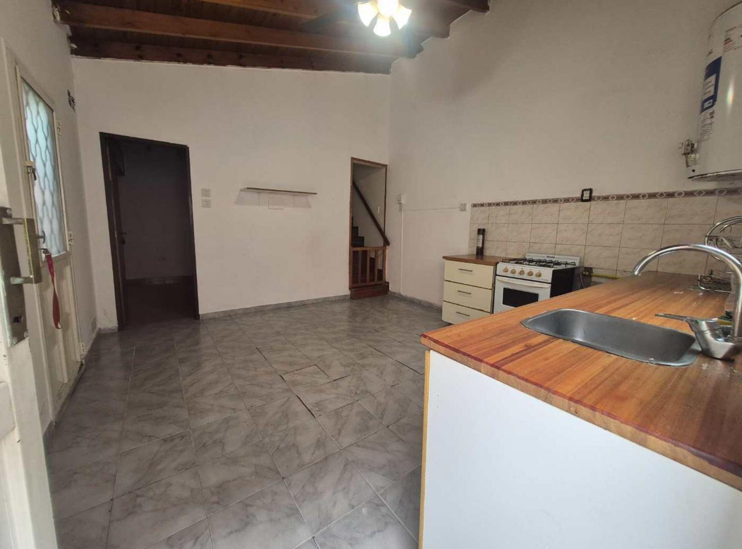 Foto de PH VENTA 3 AMB CON PATIO EXCELENTE UBICACION LANUS, imagen 3