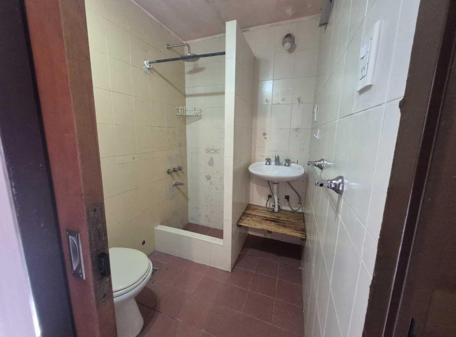 Foto de PH VENTA 3 AMB CON PATIO EXCELENTE UBICACION LANUS, imagen 4