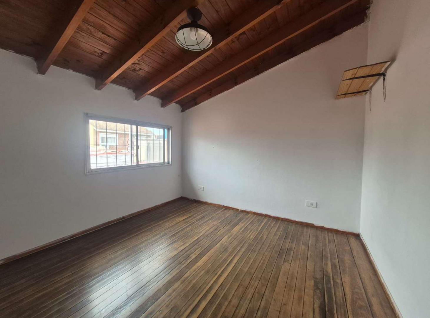 Foto de PH VENTA 3 AMB CON PATIO EXCELENTE UBICACION LANUS, imagen 5