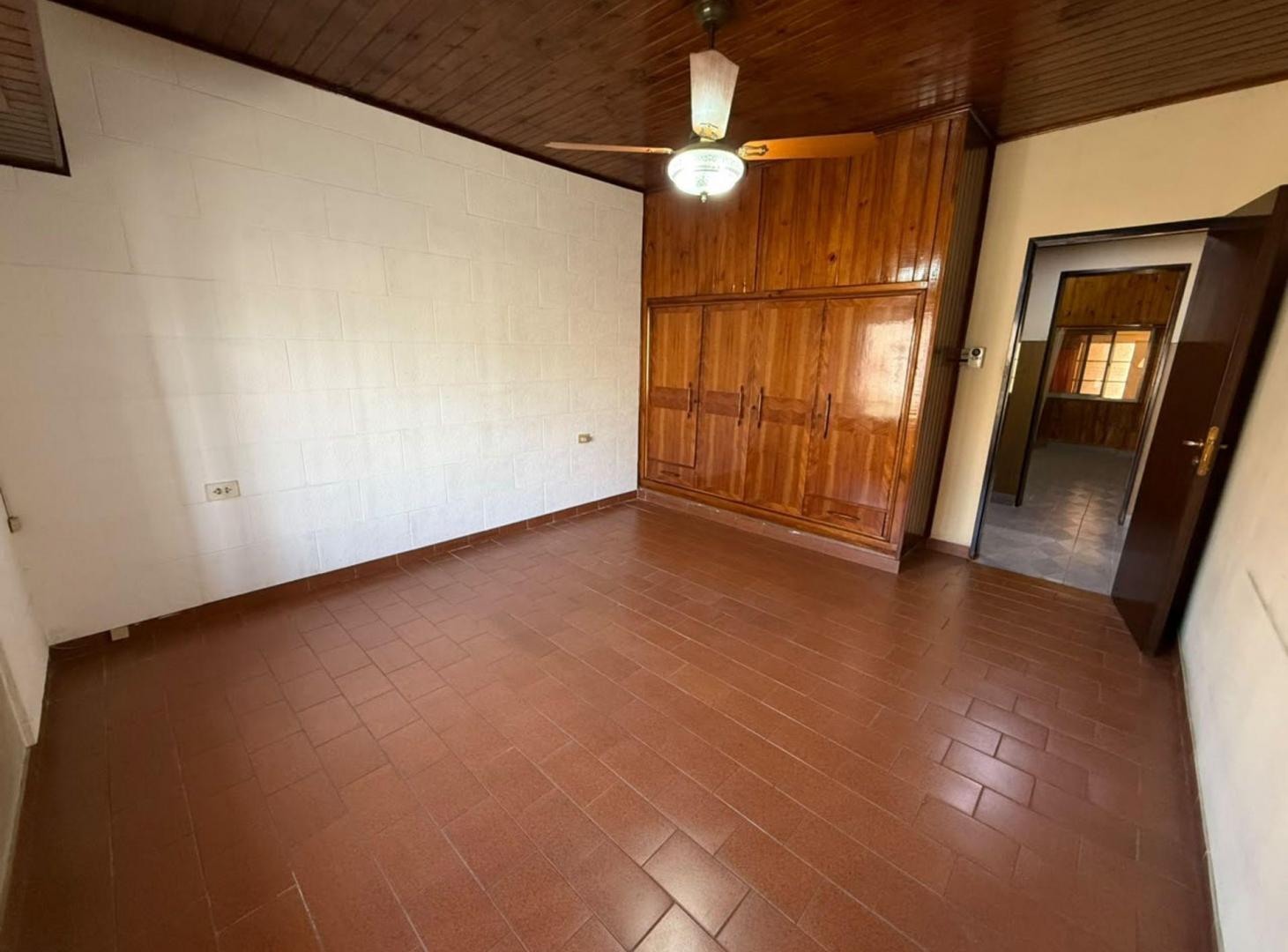 Foto de Casa 3 amb con cochera y quincho en venta Lanus, imagen 5