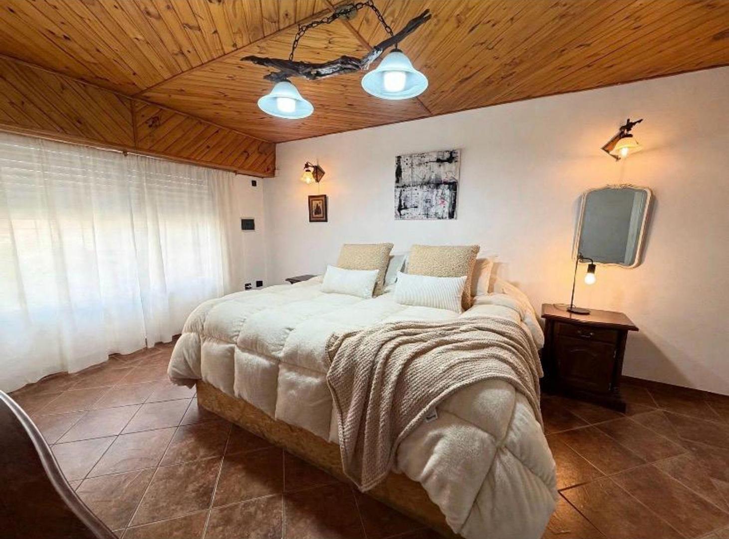 Foto de CASA 5 AMB. C/ COCHERA EN VENTA - LANUS OESTE, imagen 1