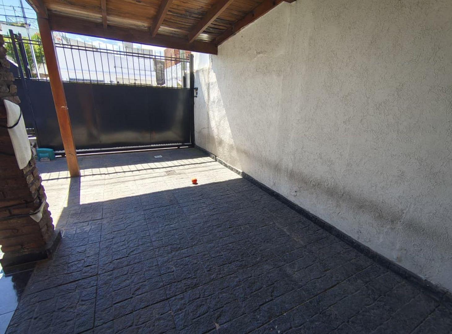 Foto de VENTA CASA 5 AMB | COCHERA DOBLE | TERRAZA, imagen 3