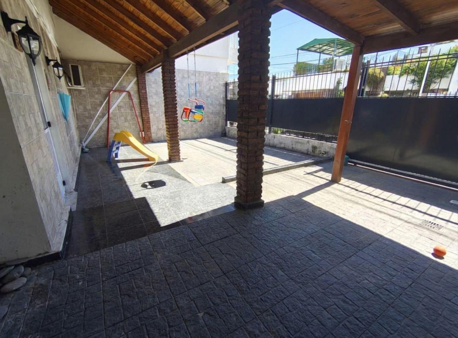 Foto de VENTA CASA 5 AMB | COCHERA DOBLE | TERRAZA, imagen 4