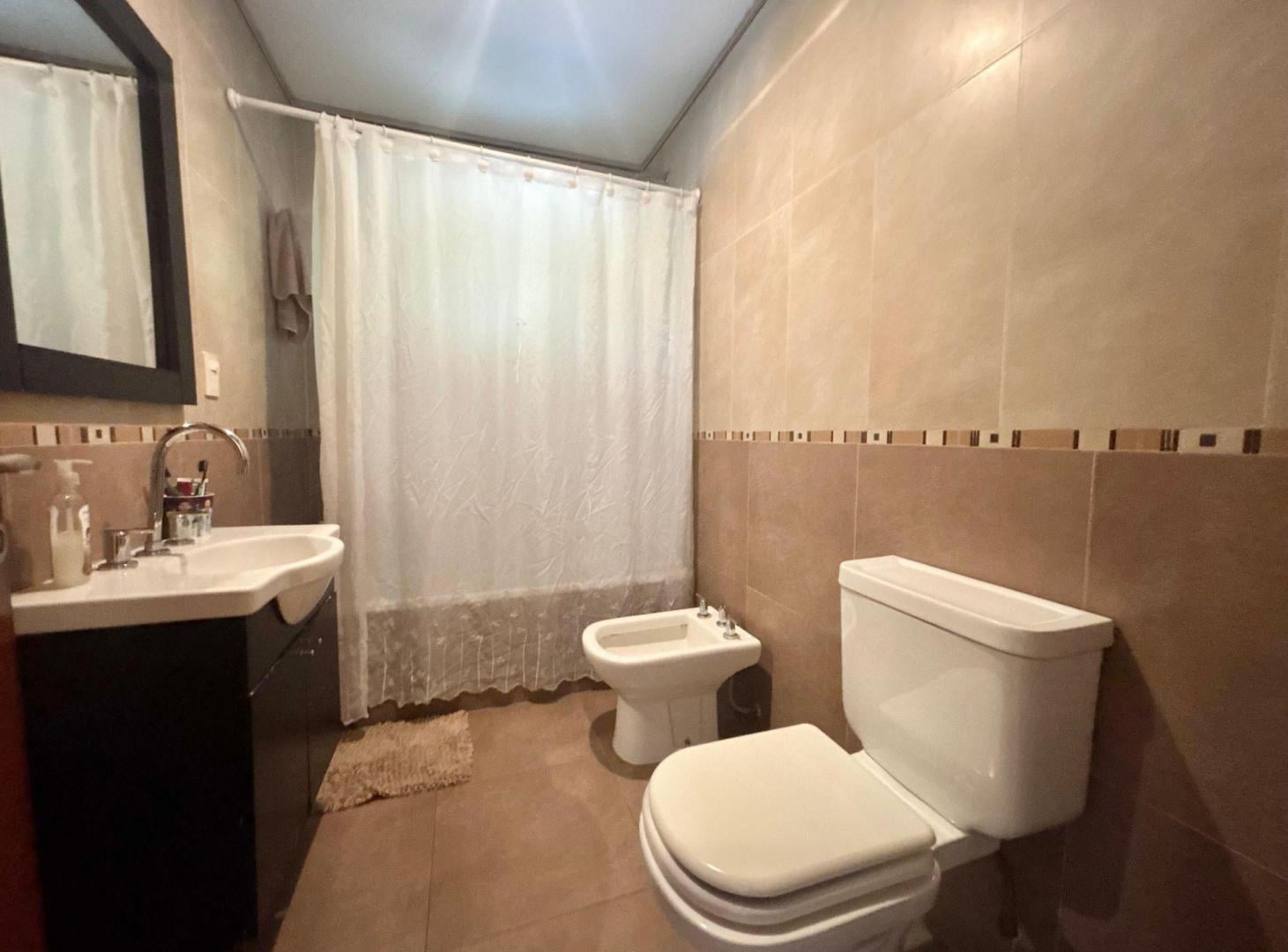 Foto de Casa 5 Amb en Villa Devoto-Jardín-Pileta-cochera, imagen 4