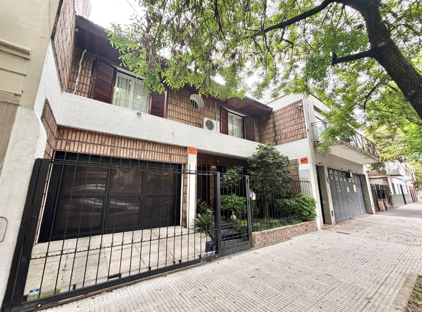 Foto de Casa 5 Amb en Villa Devoto-Jardín-Pileta-cochera, imagen 2