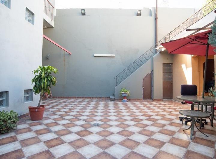 CASA EN BOEDO PATIO PARRILLA TERRAZA. 5 AMB 3