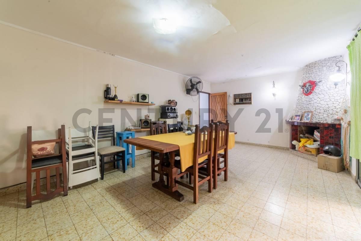 Foto de VENTA Locales comerciales + Departamentos + cocheras - Avenida 7 de, imagen 5