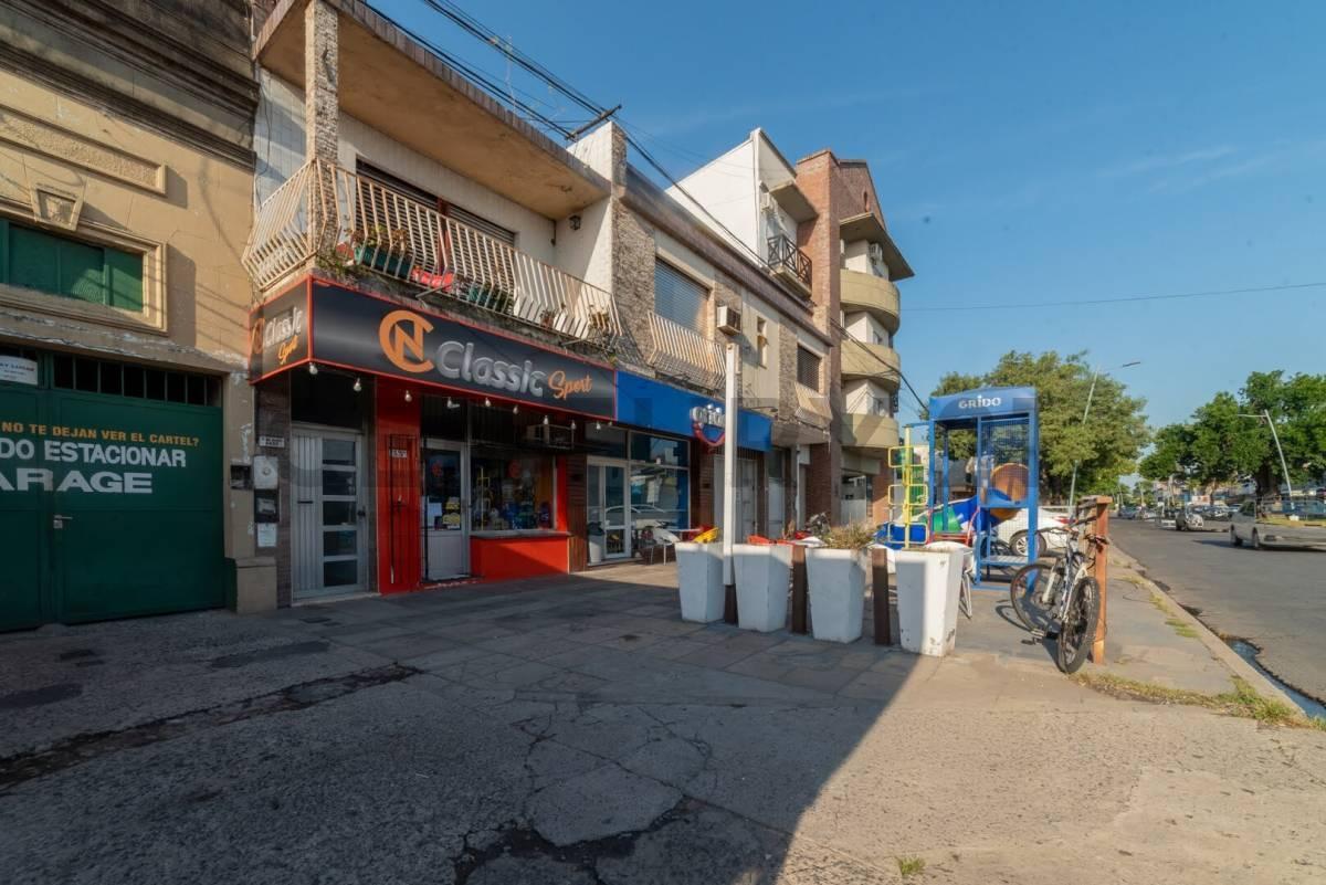 Foto de VENTA Locales + Cepartamentos + cocheras - Avenida 7 de marzo - Santo, imagen 3