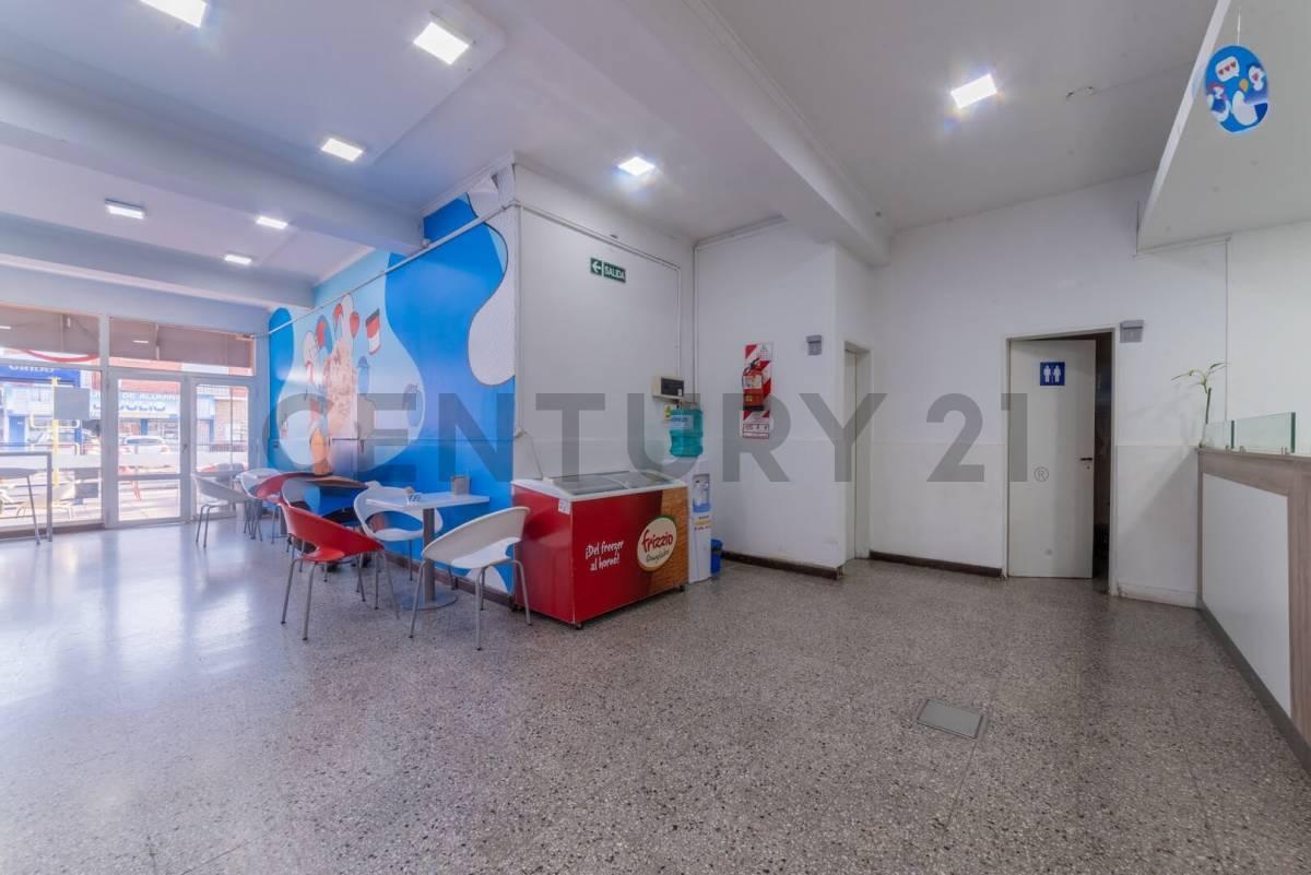 Foto de VENTA Locales + Cepartamentos + cocheras - Avenida 7 de marzo - Santo, imagen 1