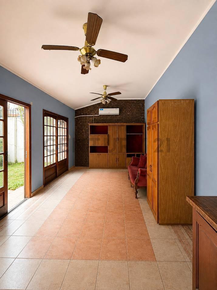Foto de Venta Casa de 2 plantas - 3 dormitorios, cochera, patio - Barrio, imagen 3