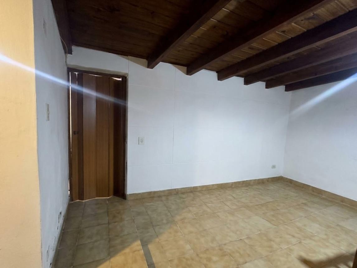 Foto de Venta Casa a refaccionar 2 dormitorios - Barrio Candioti Sur, Santa Fe, imagen 5